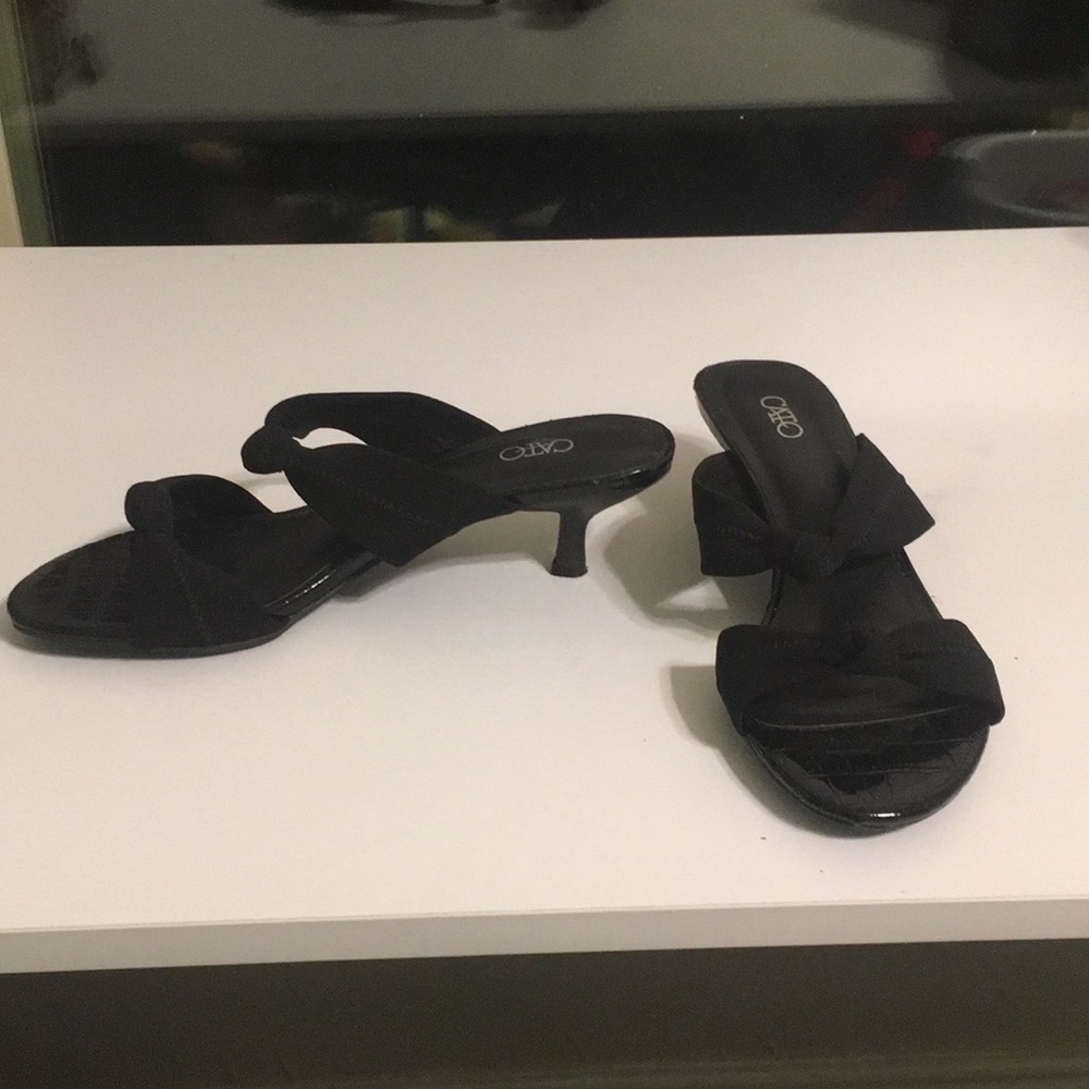 Short and sweet black heels